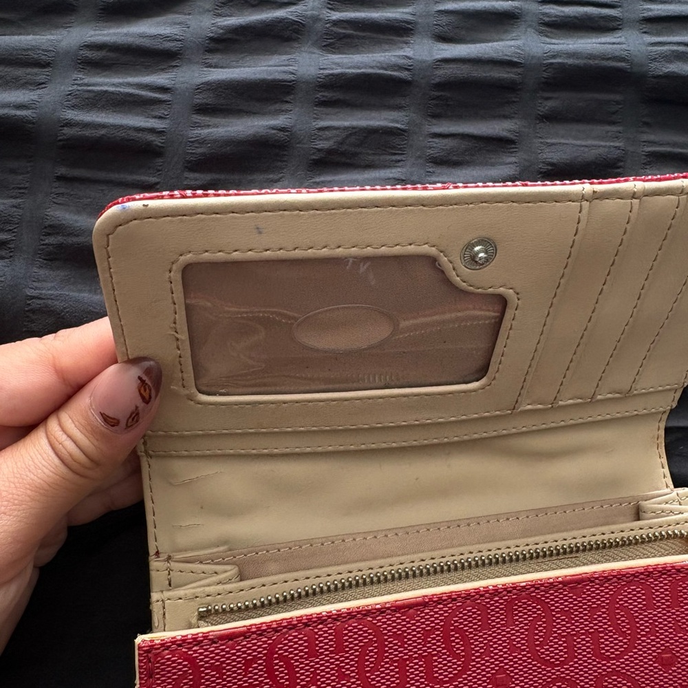 GUESS Red Patterned Wallet with Chain Lock - Picture 5 of 5